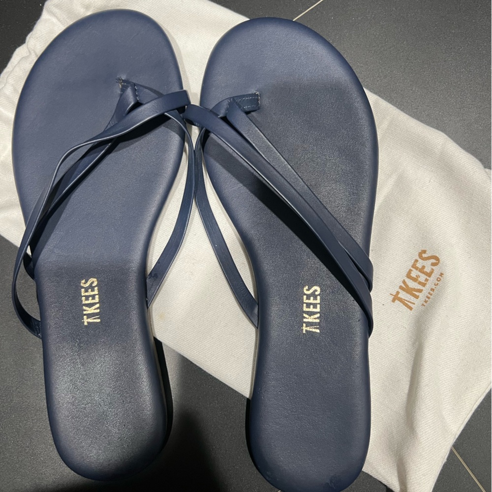 TKEES Navy Thin-Strap Toe Sandals